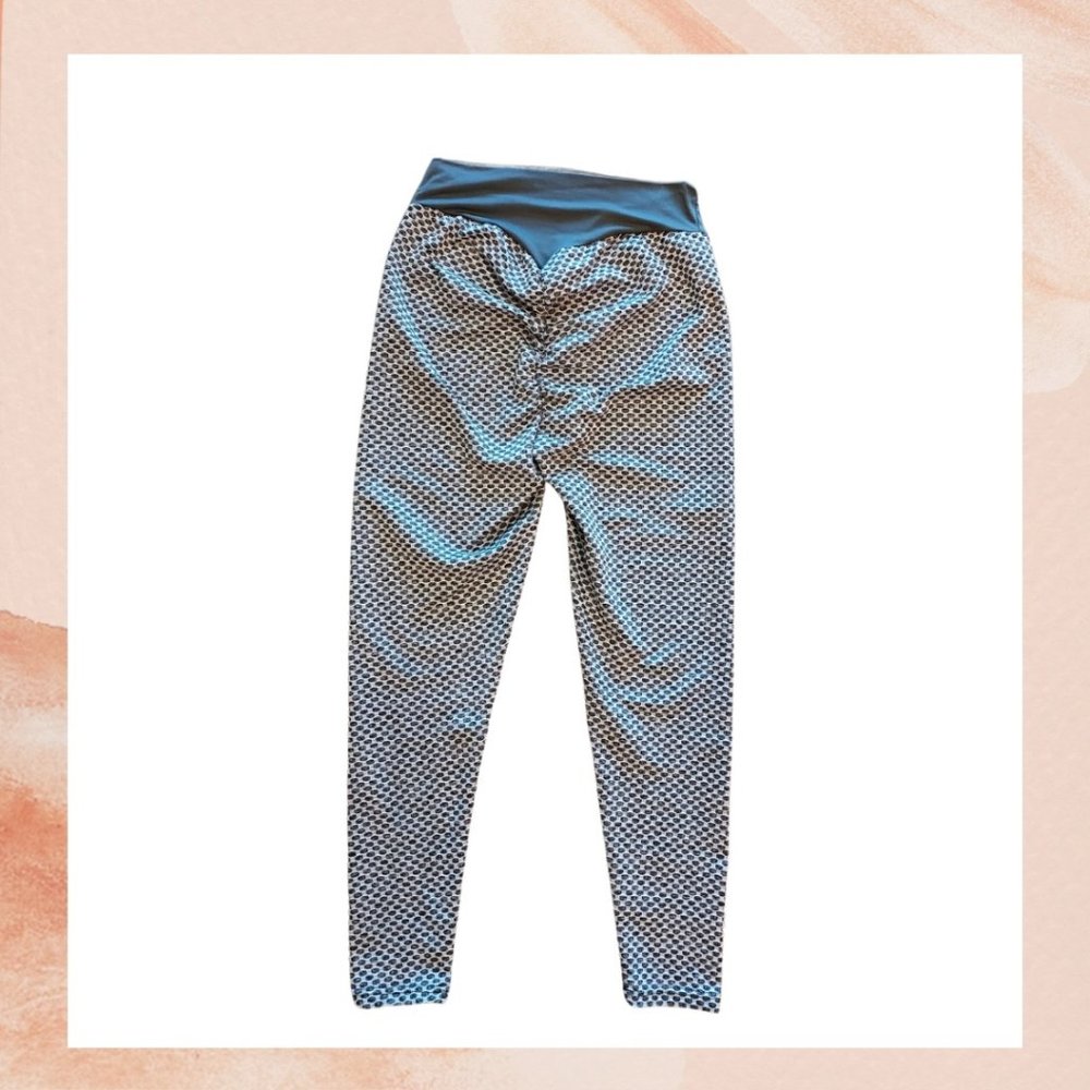 NWOT Gray Honeycomb High Waist Cropped Tik-Tok Leggings